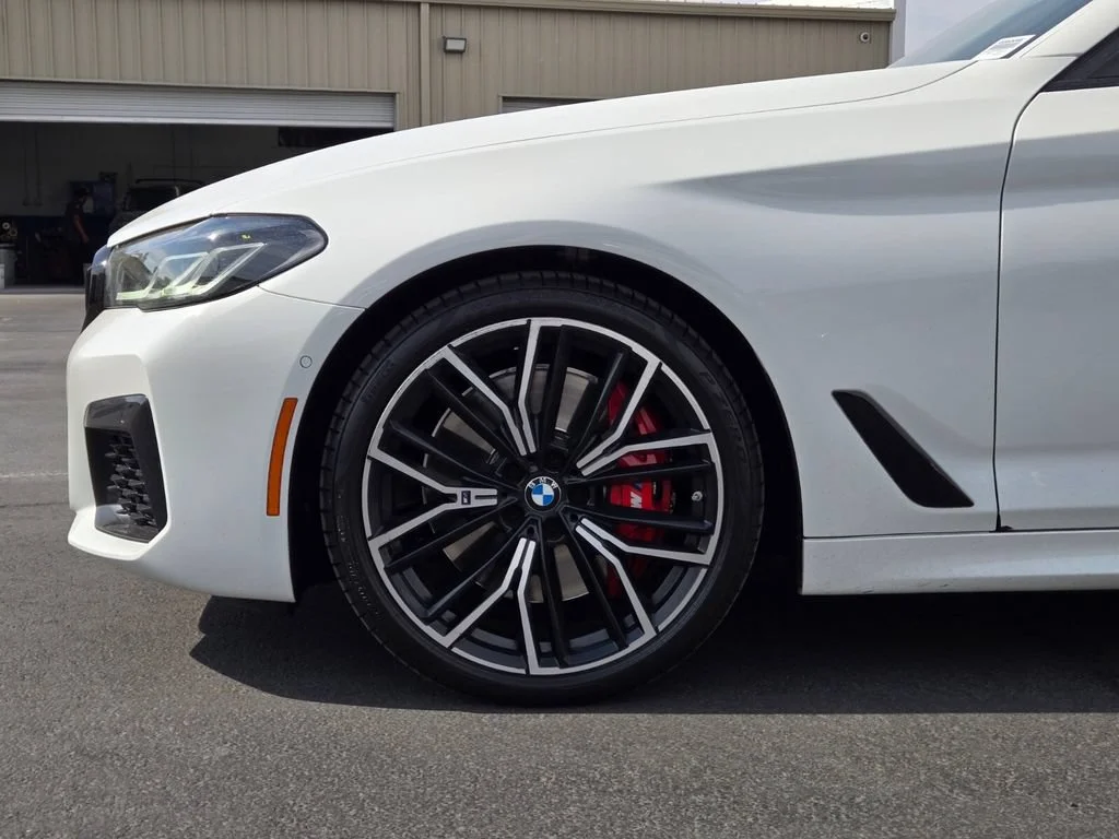 Used 2023 Alpine White BMW 540i image 9