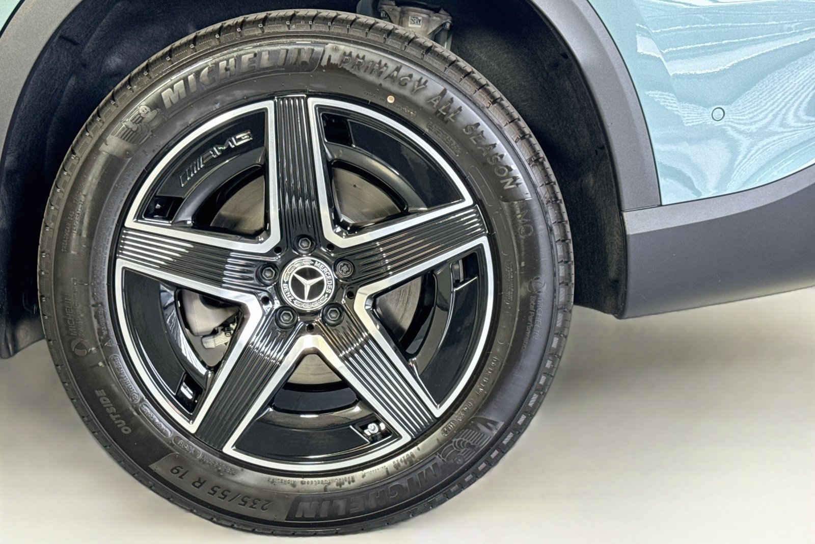New 2026 Verde Silver Metallic Mercedes-Benz GLC 300 image 29