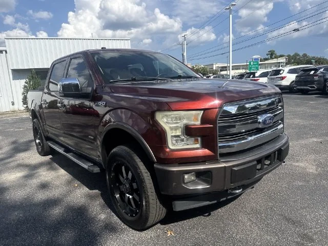 Used 2017  Ford Lariat image 3