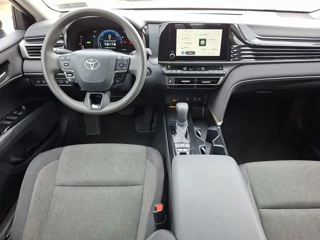 Used 2025 White Toyota LE image 15