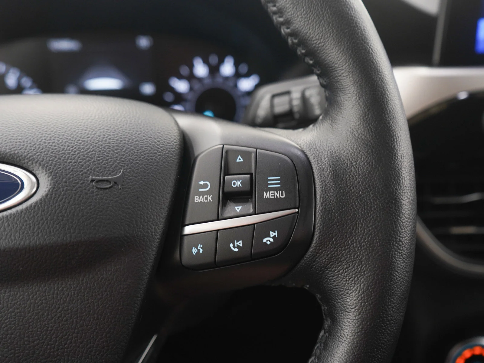 Used 2020 Magnetic Metallic Ford SEL image 26