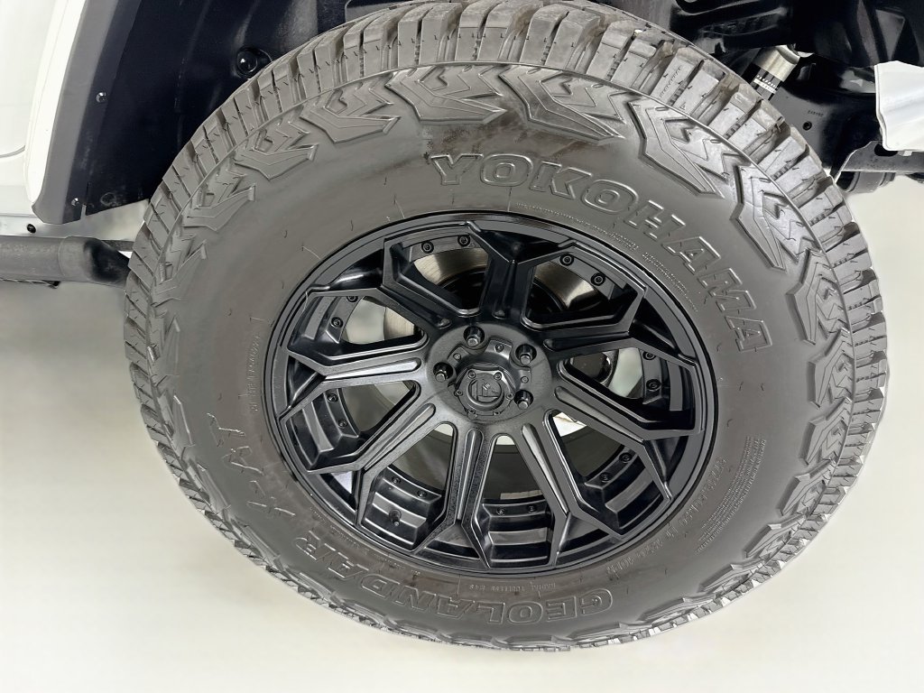 Used 2020 Bright White Clearcoat Jeep Unlimited Rubicon image 30