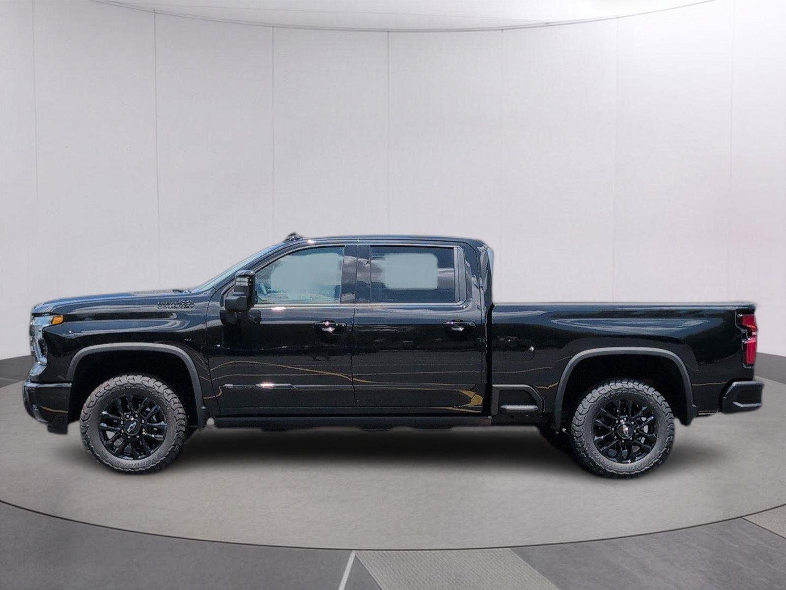 New 2026 Black Chevrolet High Country image 2