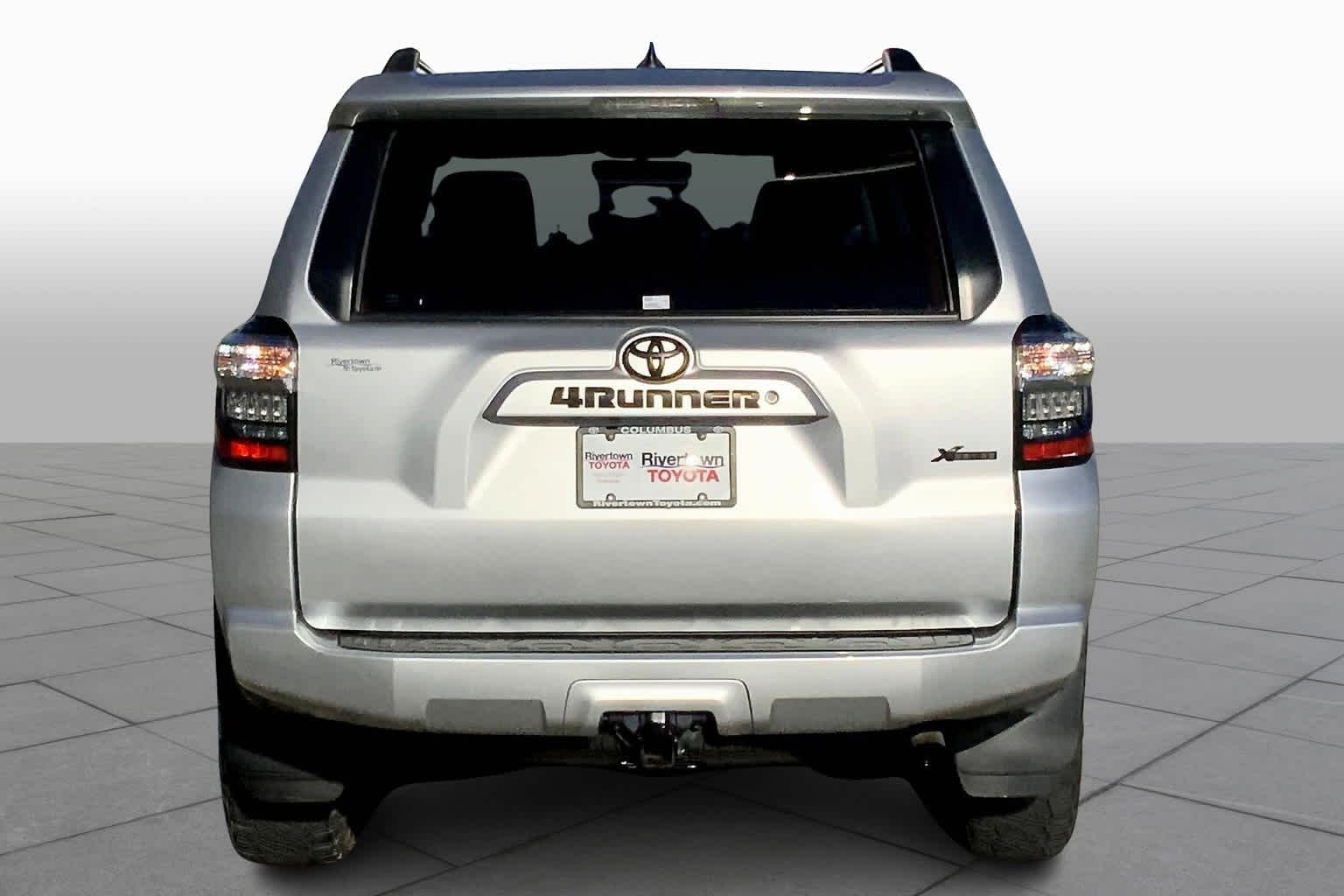 Used 2019 Classic Silver Metallic Toyota SR5 image 4
