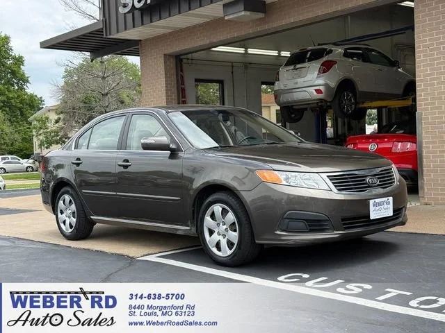 2010 Kia Optima LX AT's photo