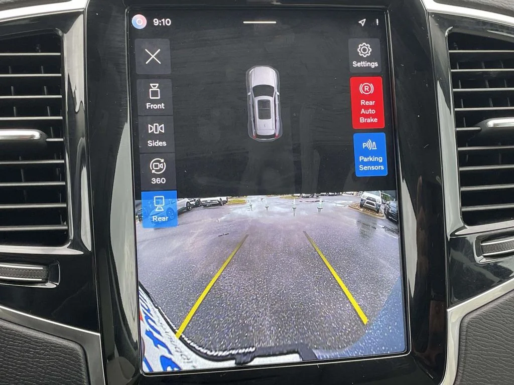 2023 Volvo XC90 Plus - Photo 18