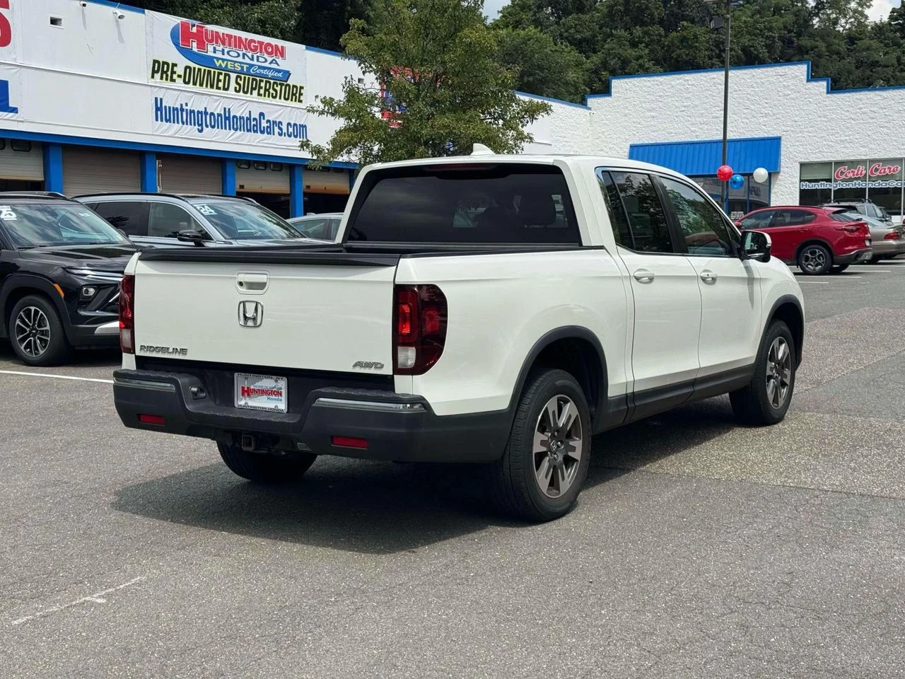 Certified Used 2017 White Diamond Pearl Honda RTL-T image 8