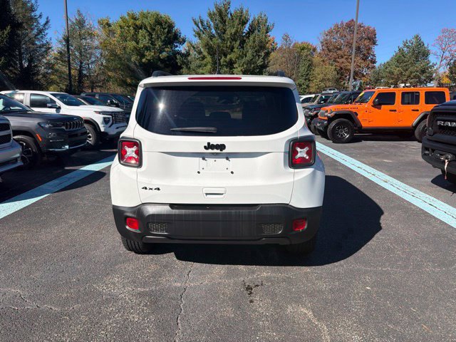 Used 2023 White Jeep Altitude image 4