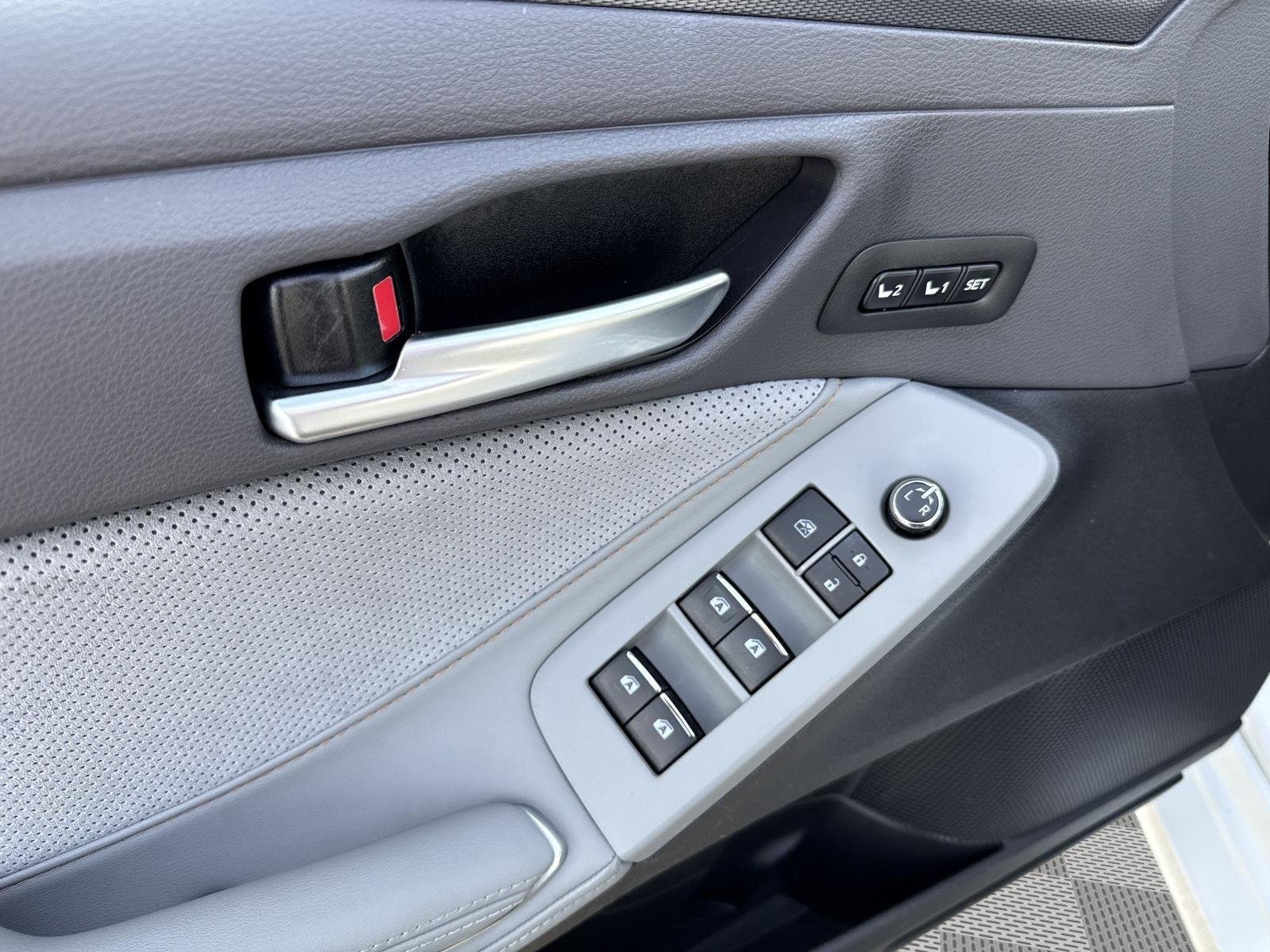 Certified Used 2019 Wind Chill Pearl Toyota Touring image 12