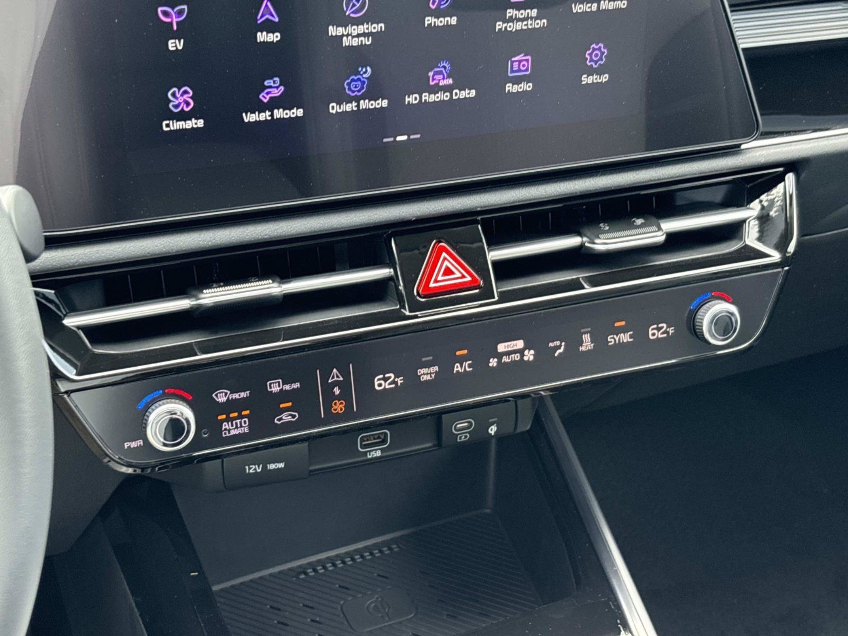 New 2026 Snow White Pearl Kia WIND image 31