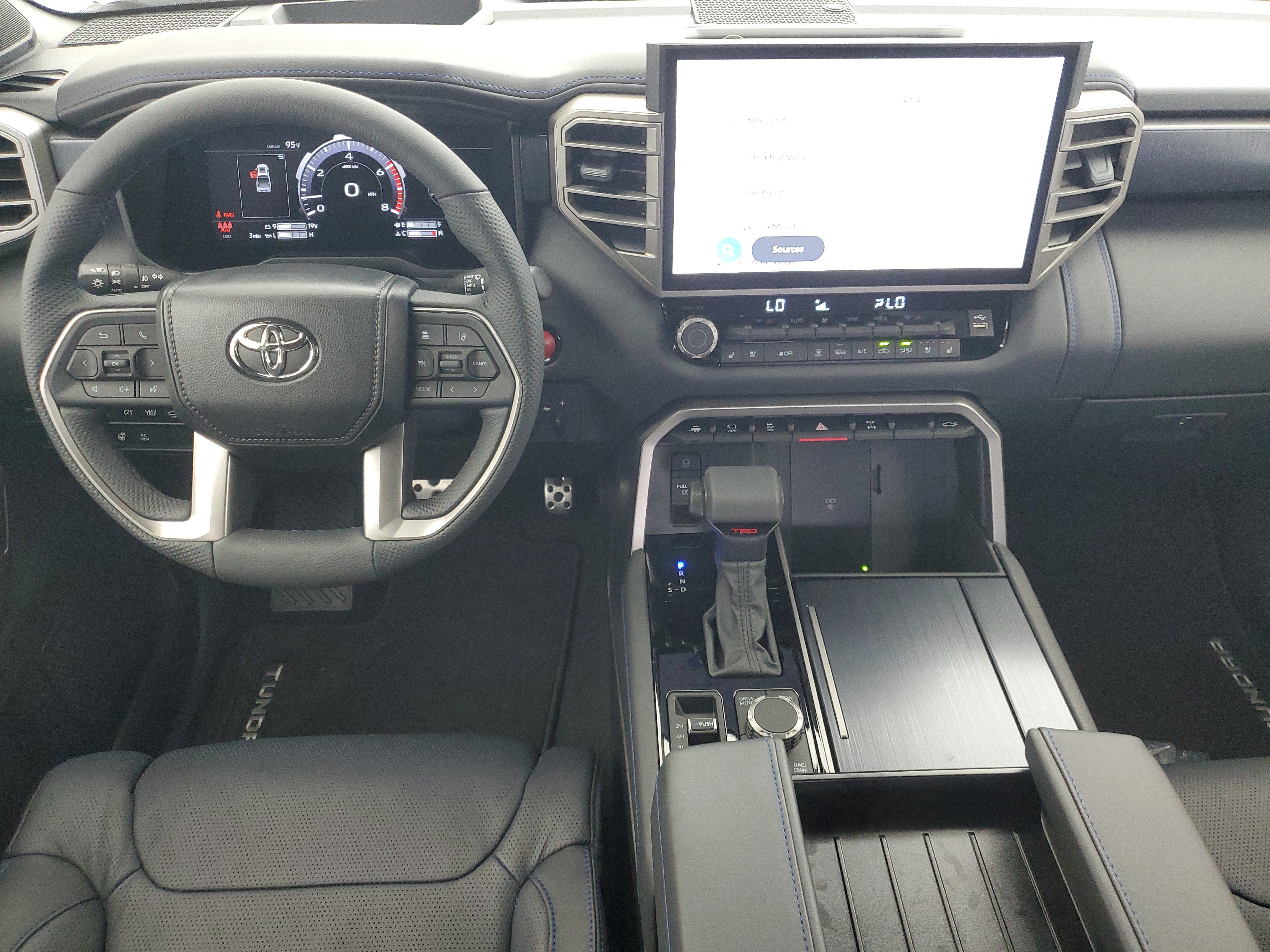 New 2026 Wind Chill Pearl <sup>1</sup> Toyota  Platinum image 15