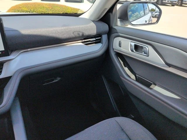 New 2026 Space White Metallic Ford Active image 17