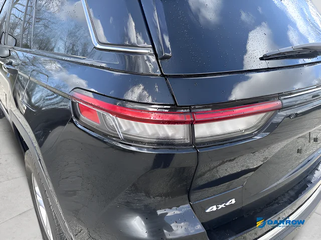Used 2023 Black Jeep Laredo image 20