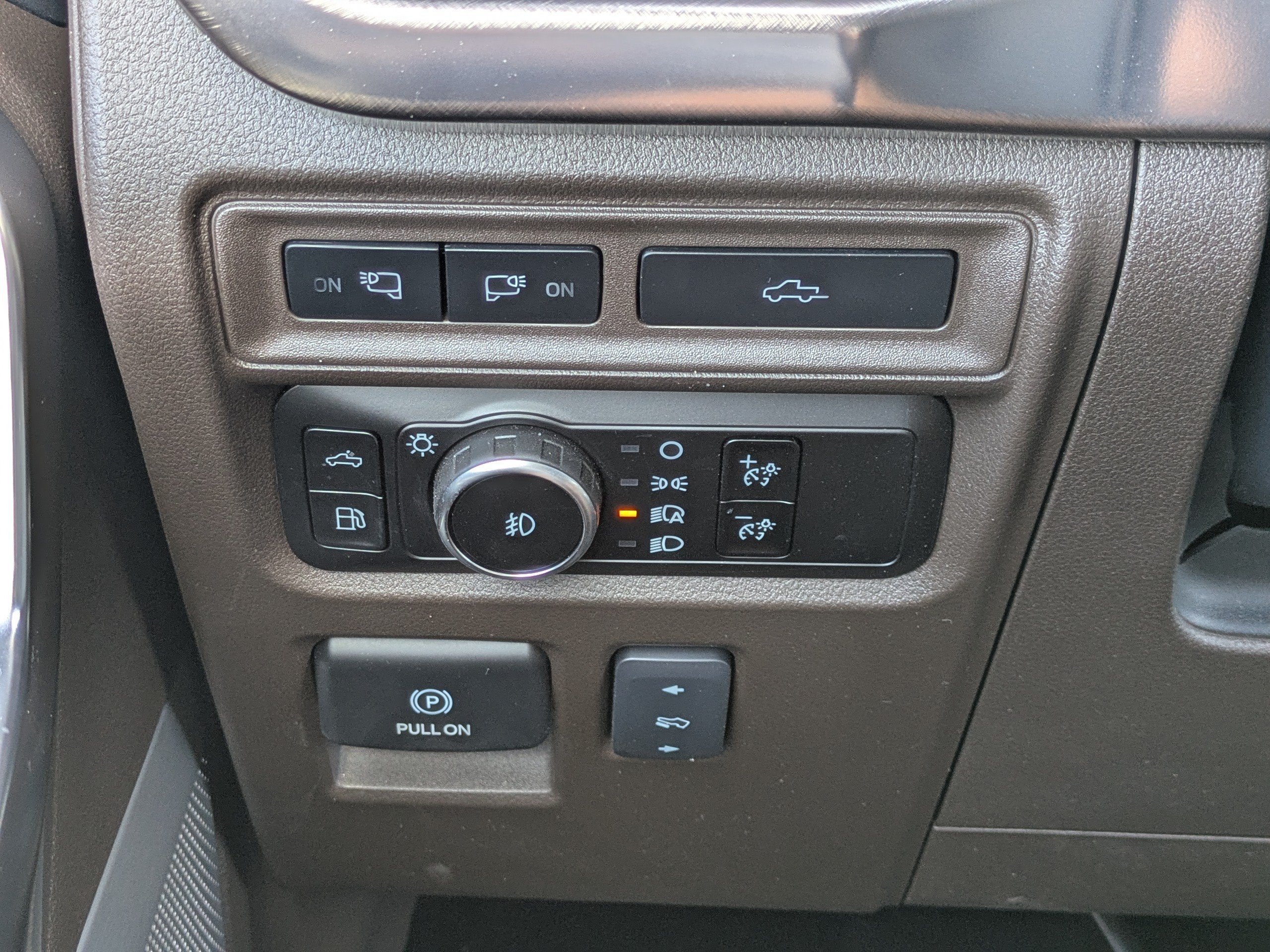 Used 2024  Ford King Ranch image 21