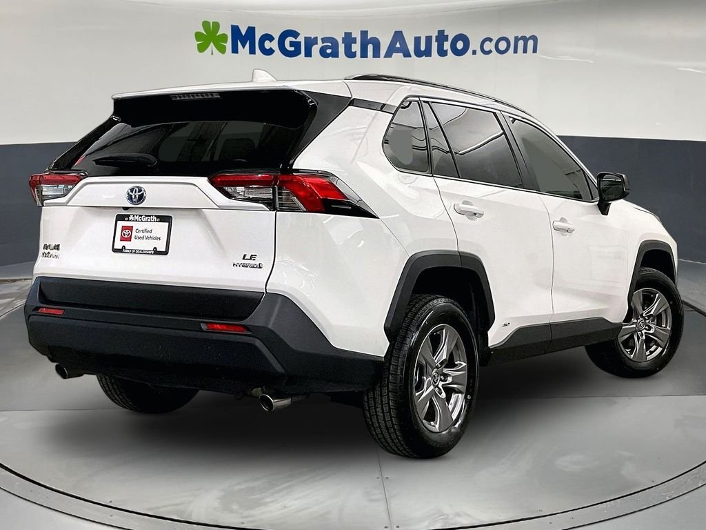 Used 2023 White Toyota LE image 16