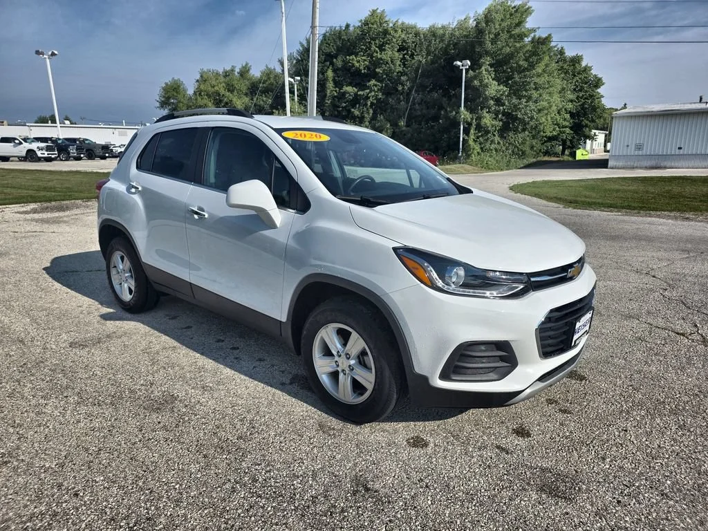 Certified Used 2020 SUMMIT WHITE Chevrolet LT image 14