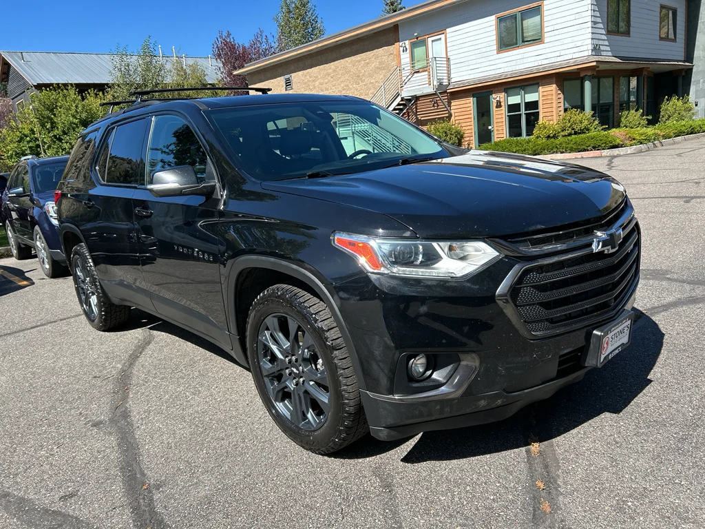 Used 2021 MOSAIC BLACK METALLIC Chevrolet RS image 3