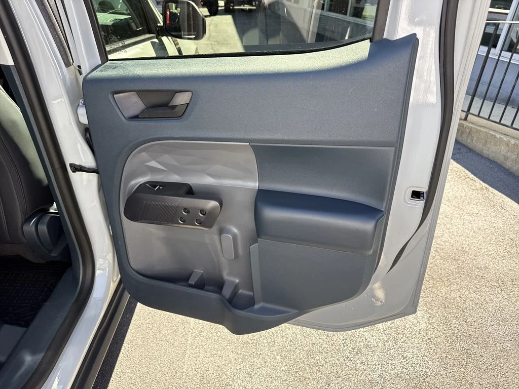 Used 2023 White Ford Lariat image 35