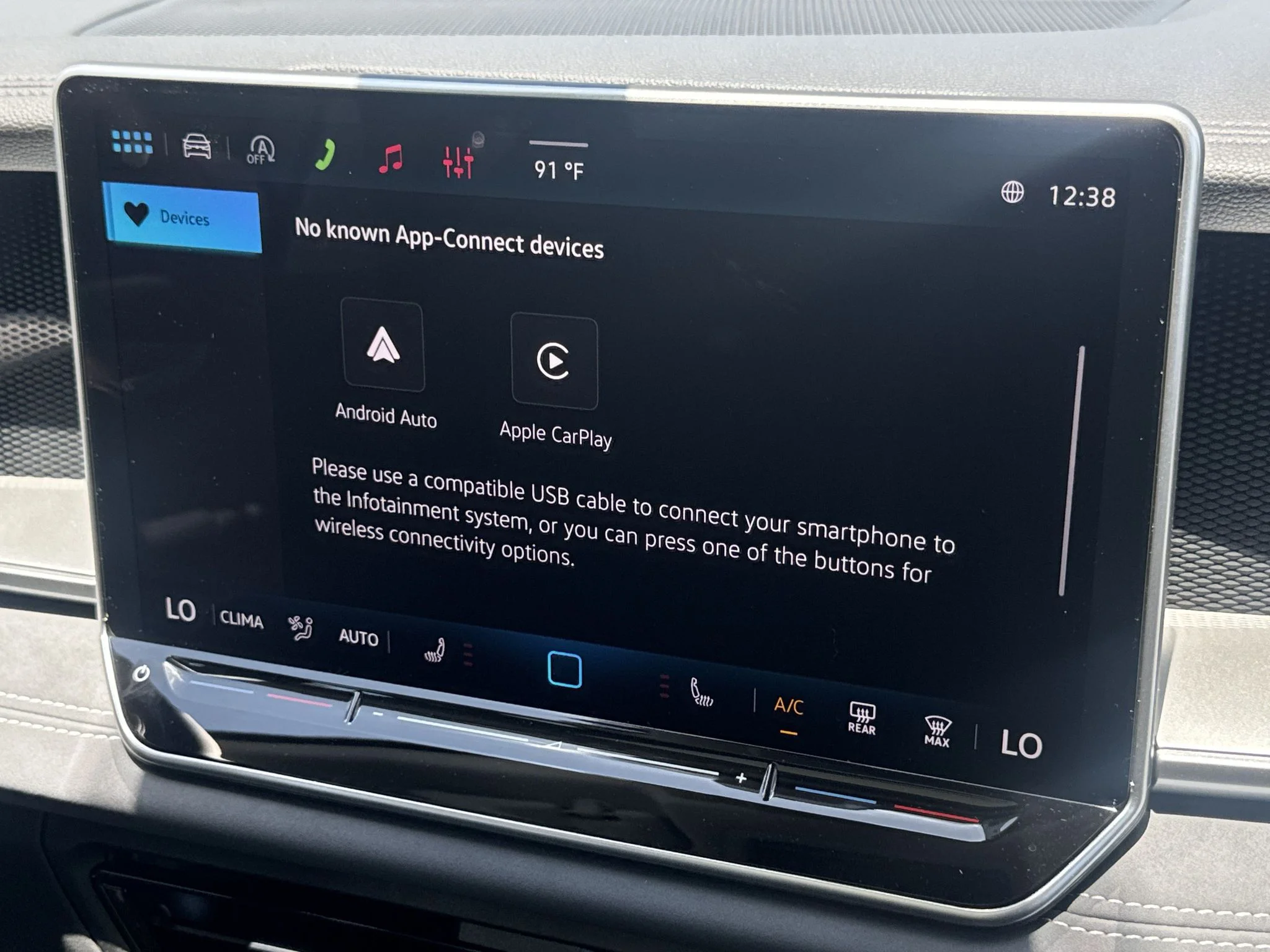 New 2026 Platinum Gray Metallic Volkswagen SE image 25