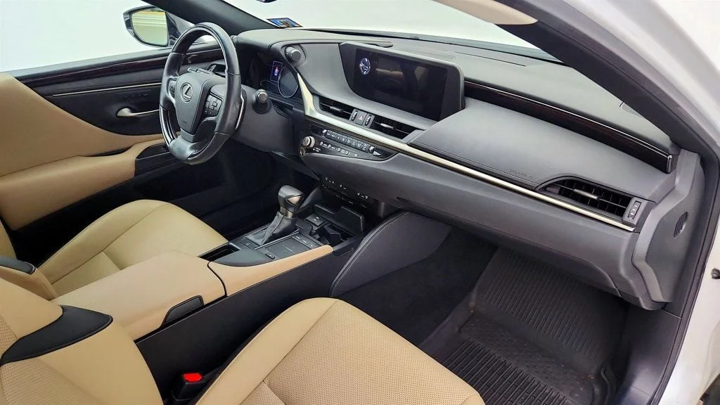 Used 2021 Eminent White Pearl Lexus ES 250 AWD w/ Premium Pkg & Blind Spot Monitor image 23