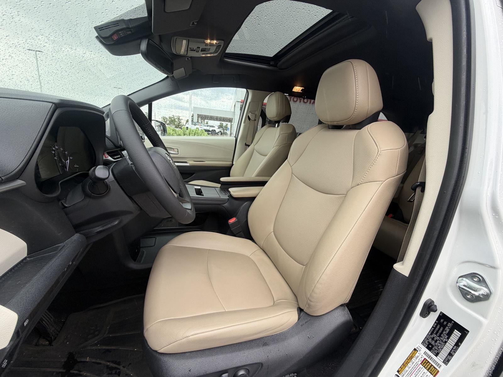 Used 2021 Blizzard Pearl Toyota XLE image 17