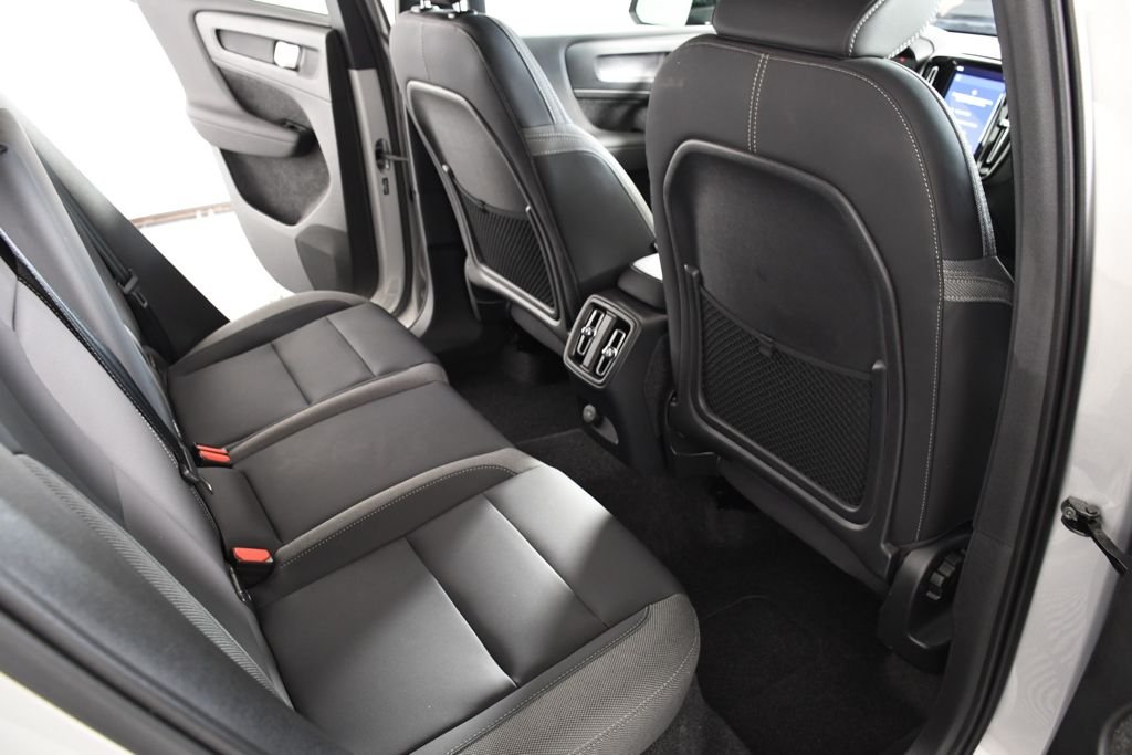 Used 2023 Silver Dawn Metallic Volvo Twin Core image 22