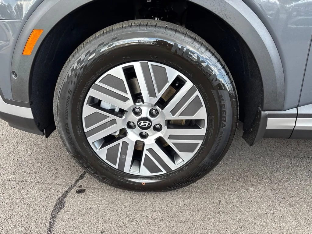 New 2026 Gray Hyundai SEL Premium image 9
