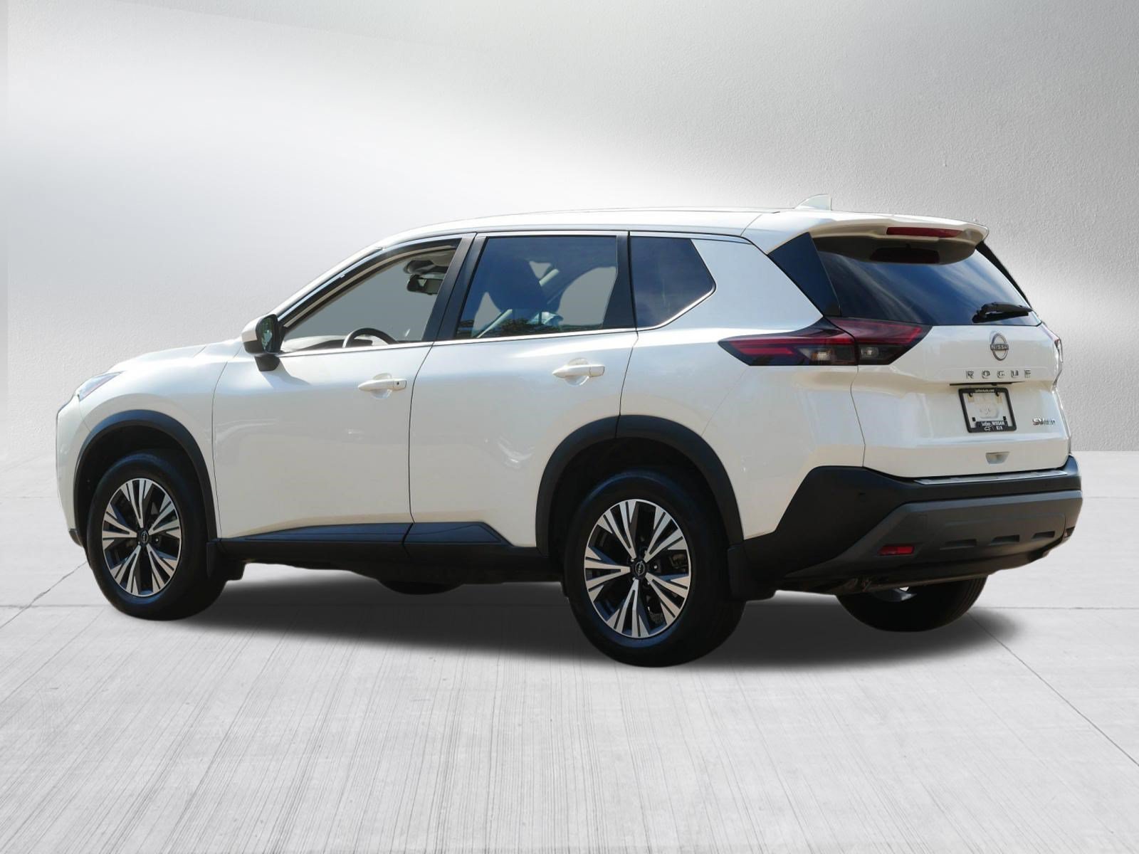 Certified Used 2023 Pearl White Tricoat Nissan SV image 5