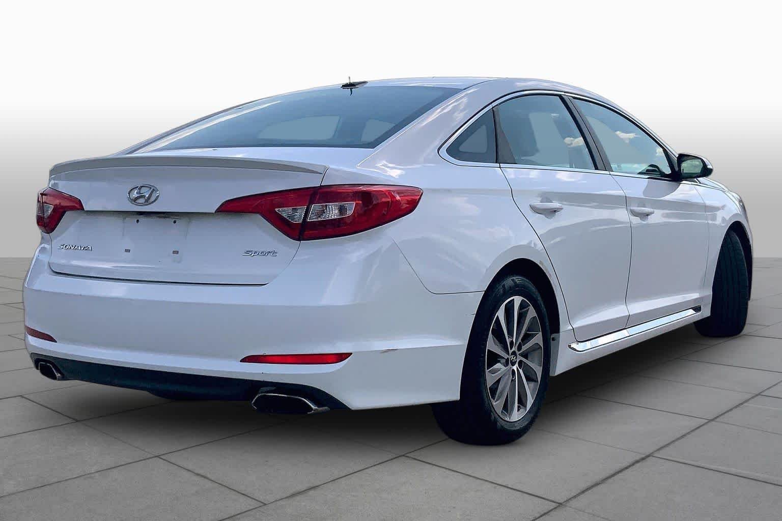Used 2015 Quartz White Pearl Hyundai 2.4L Sport image 13