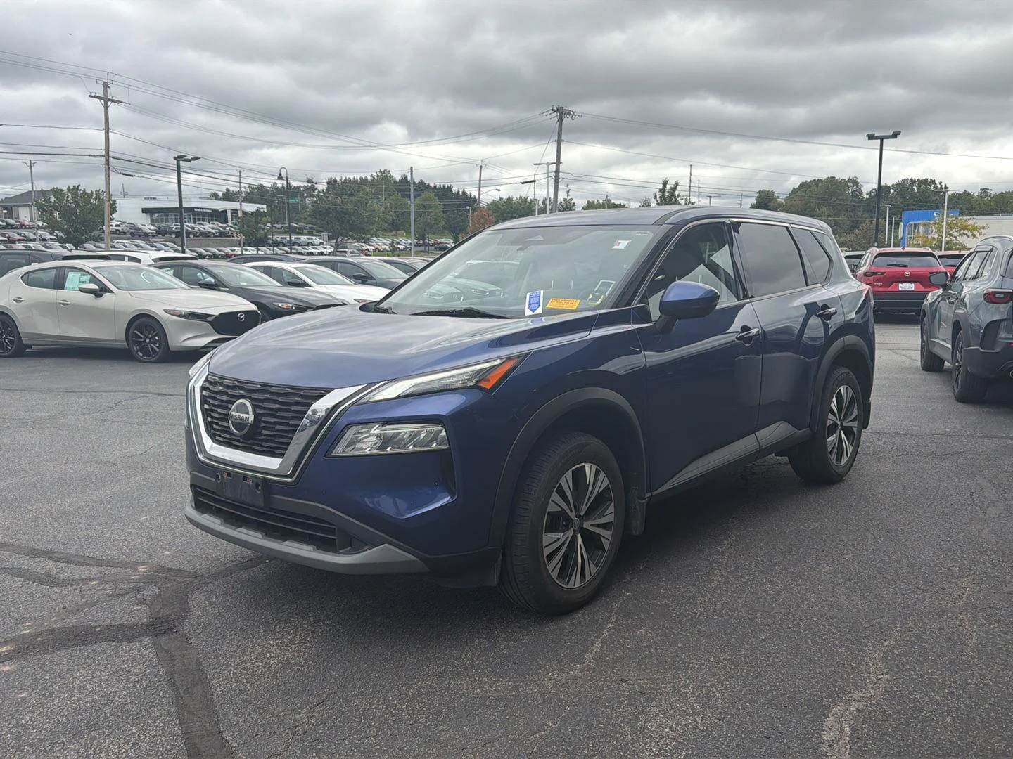 Used 2021 Caspian Blue Metallic Nissan SV image 3