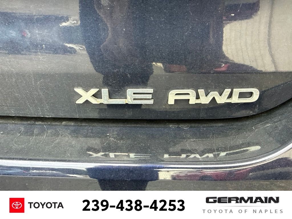 Used 2022 Blue Toyota XLE image 8