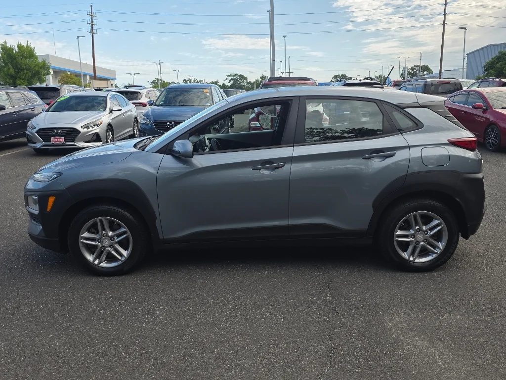 Used 2020 Sonic Silver Hyundai SE image 12