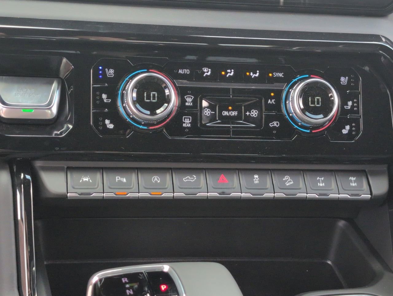 2026 GMC Sierra 1500 AT4X - Photo 11