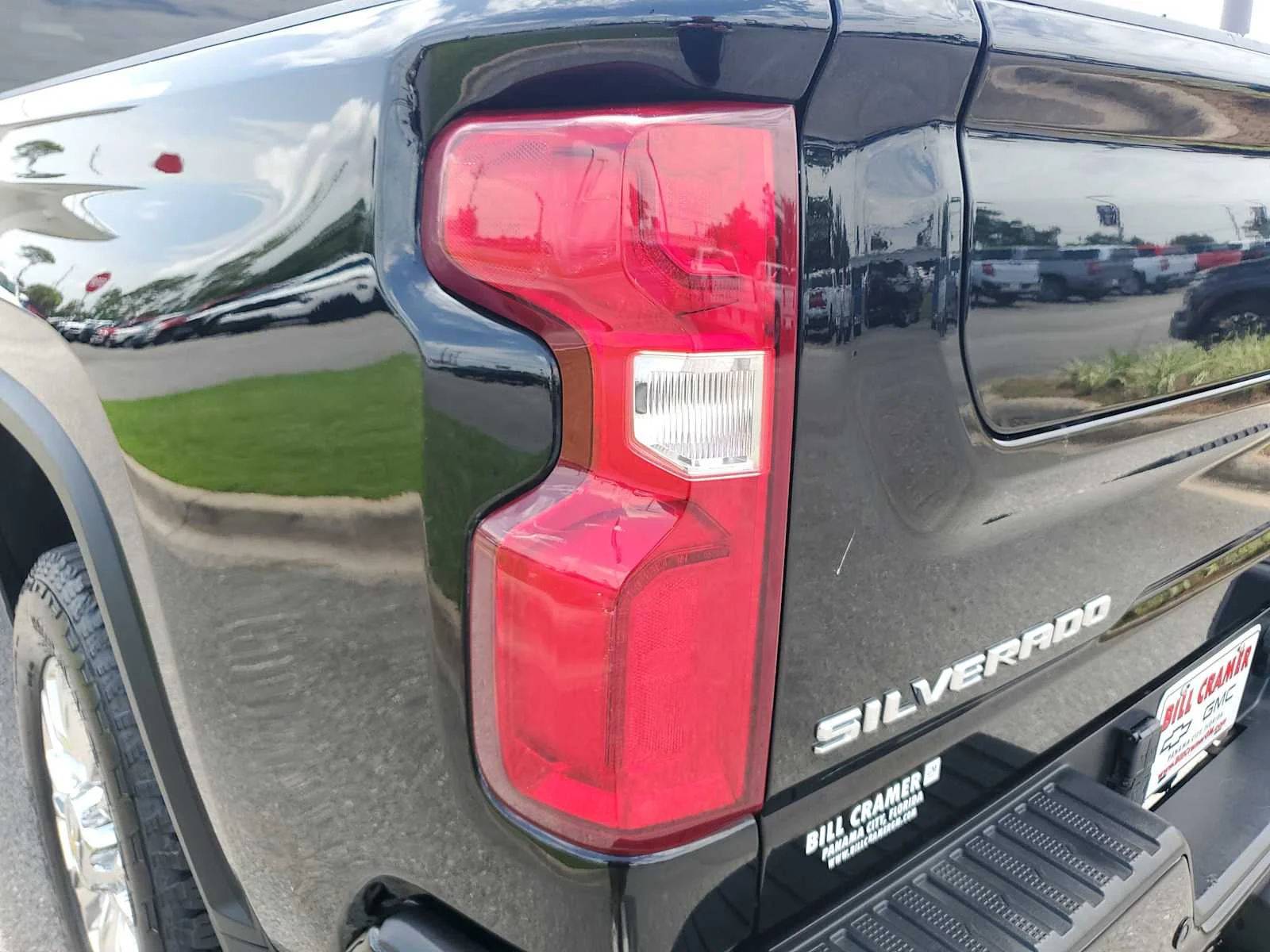 Used 2022 Black Chevrolet High Country image 4