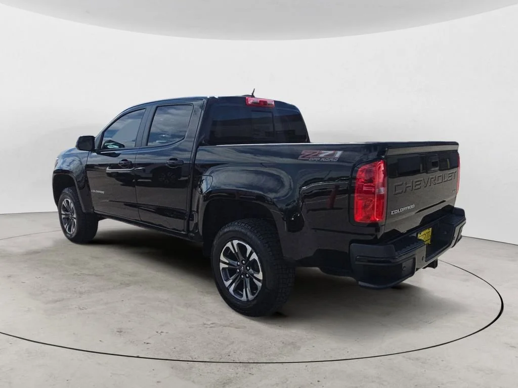 Used 2022 Black Chevrolet Z71 image 3