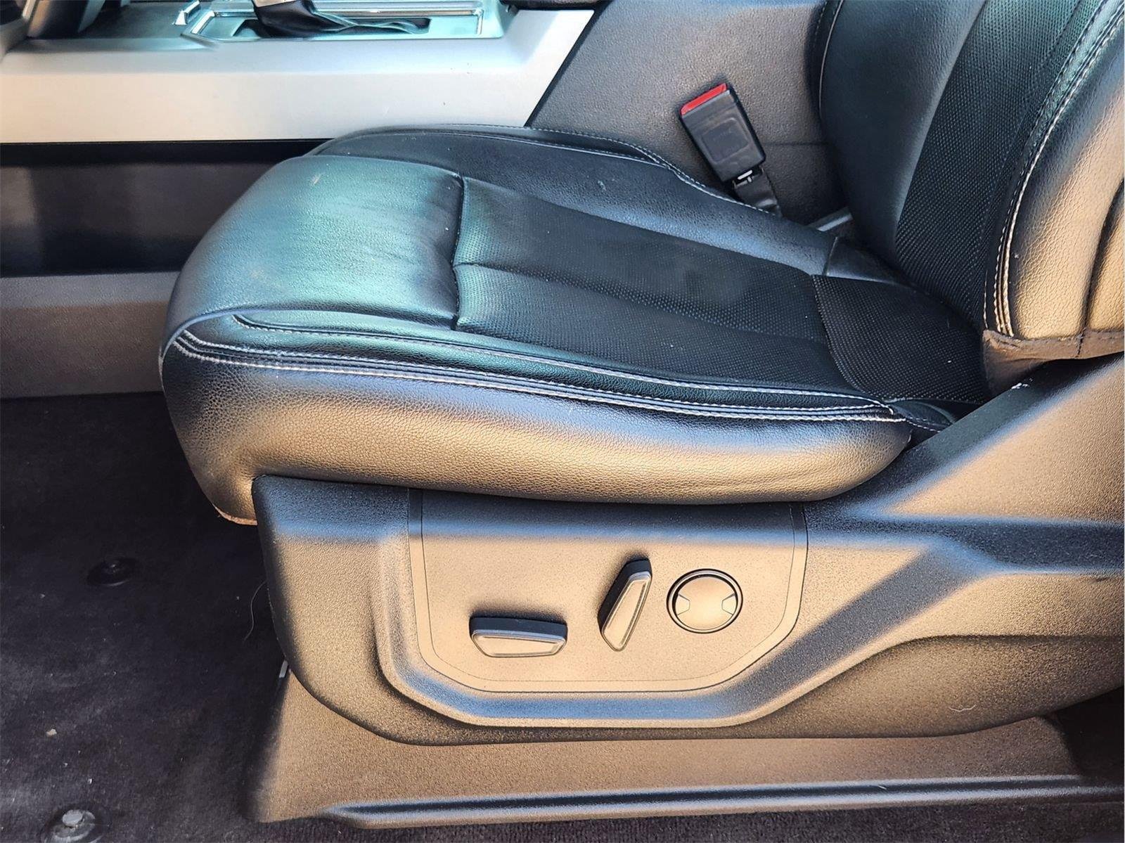 Used 2020 Magnetic FORD Lariat image 23