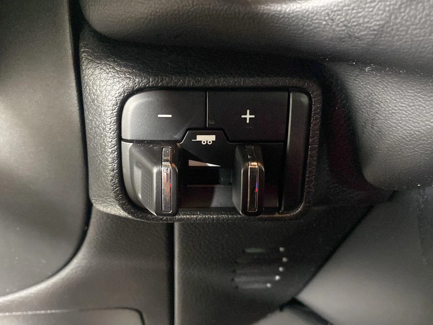 Used 2025 Vapour Grey Dodge R/T image 16