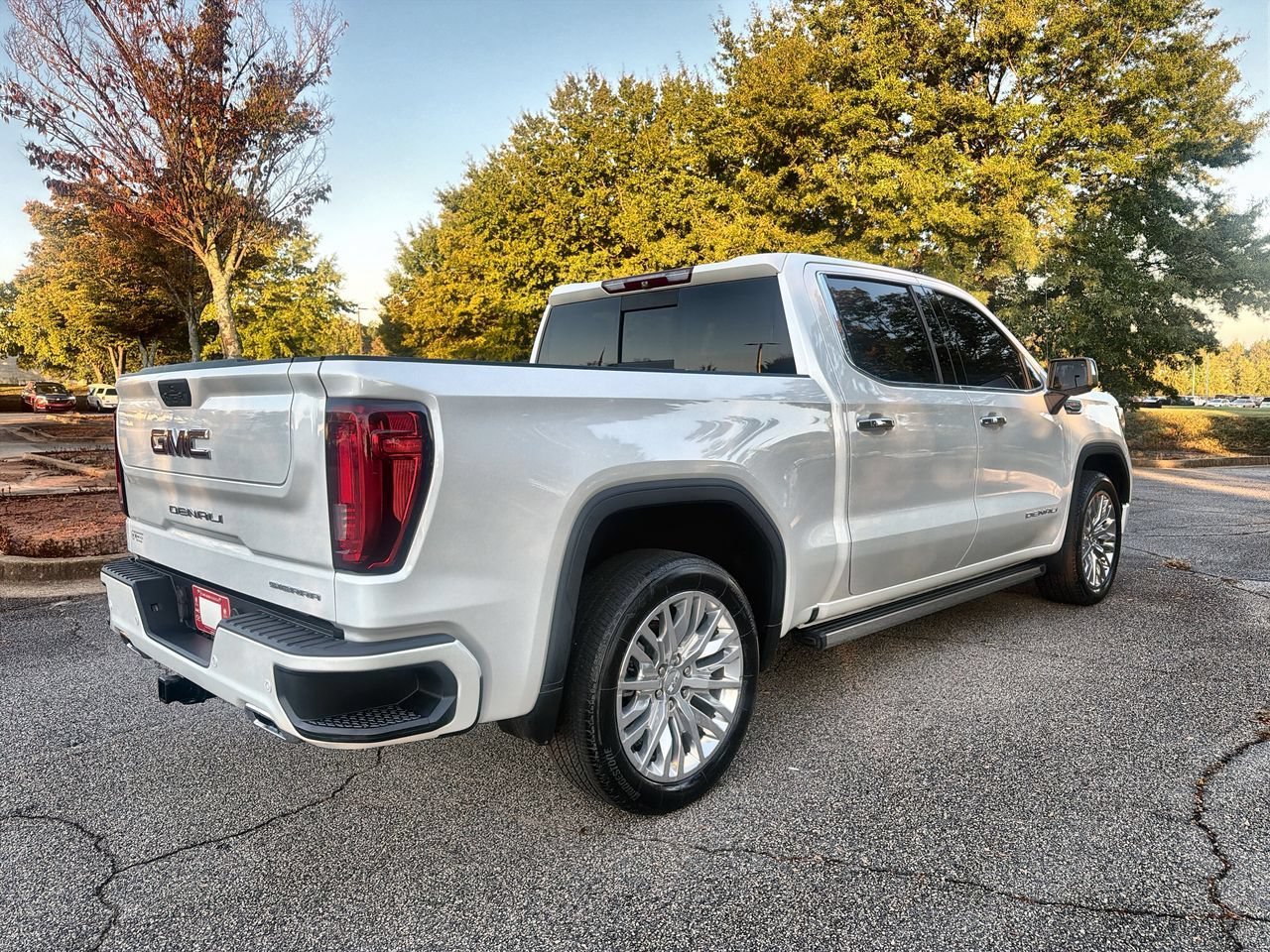 Used 2019 WHITE FROST TRICOAT GMC Denali image 8