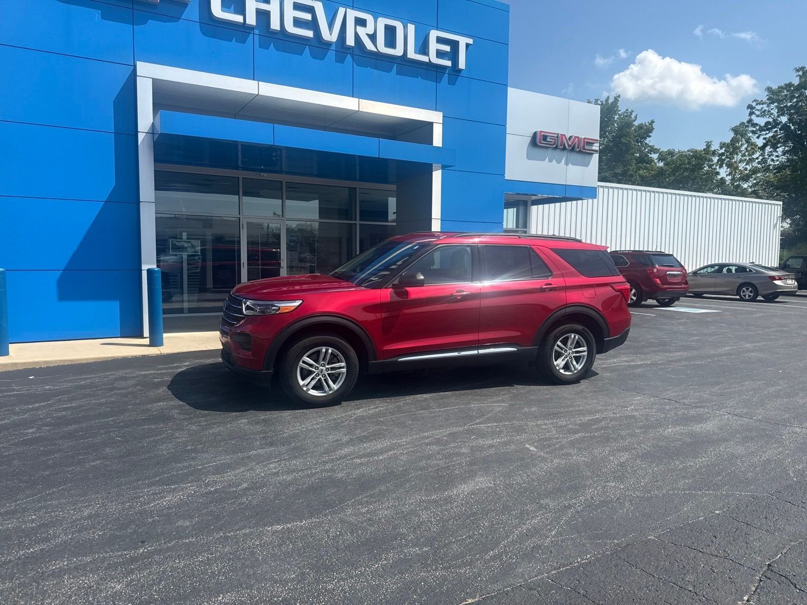 Used 2024 Red Ford XLT image 3