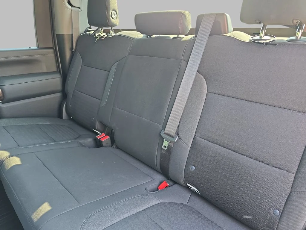 Used 2023 SUMMIT WHITE GMC SLE image 15