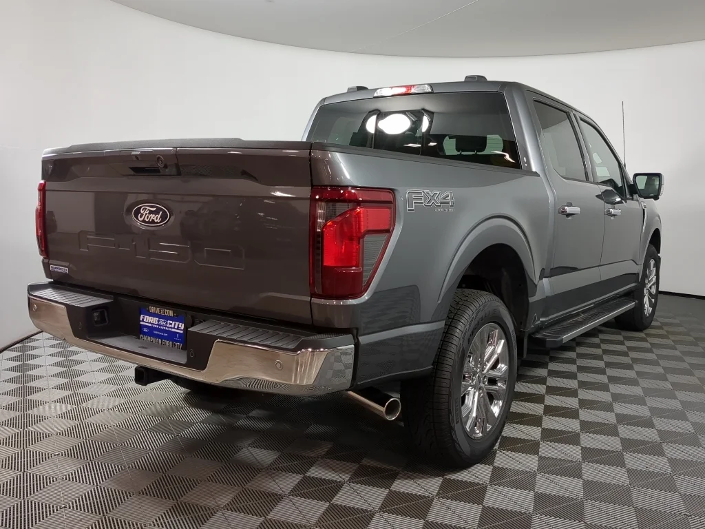 New 2026 Carbonized Gray Metallic Ford XLT image 9