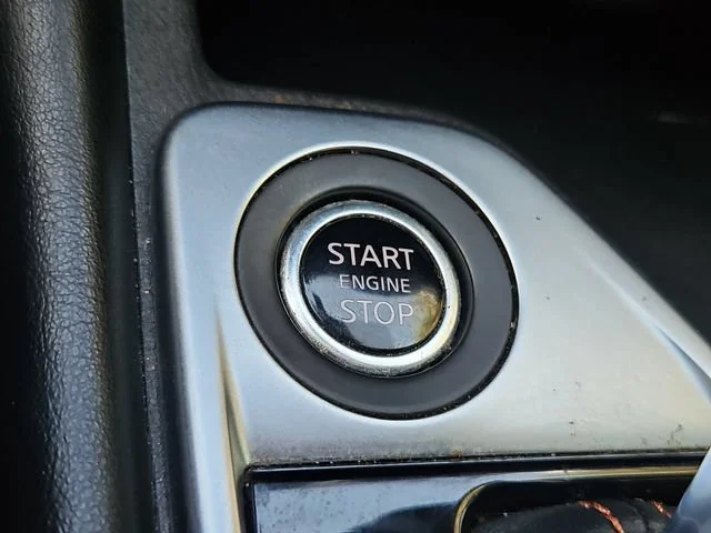 Used 2022  Nissan SR image 25