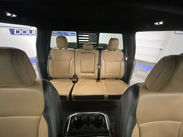 Used 2021 Gray Metallic Ford Lariat image 13