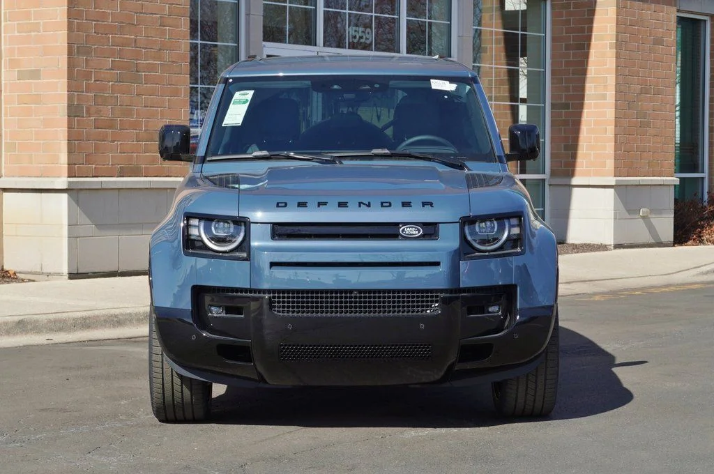 Certified Used 2026 Blue Land Rover X-Dynamic SE image 4