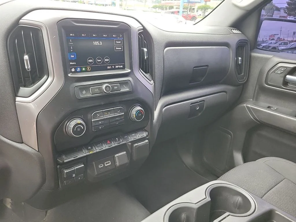 Used 2021 Summit White Chevrolet Custom image 18