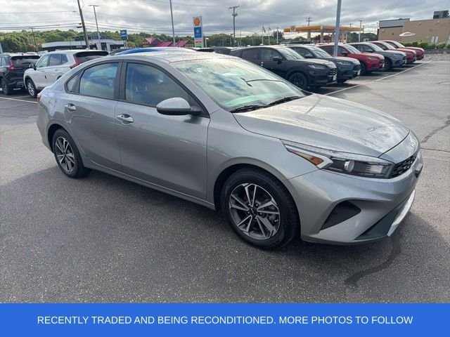 2023 Kia Forte LXS AT's photo