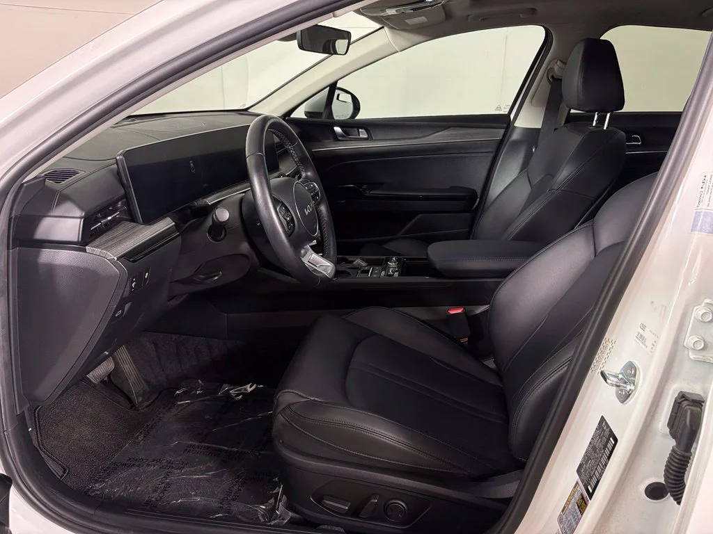 Used 2025 White Kia EX image 16