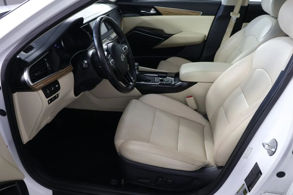 Used 2019 White Kia Technology image 20