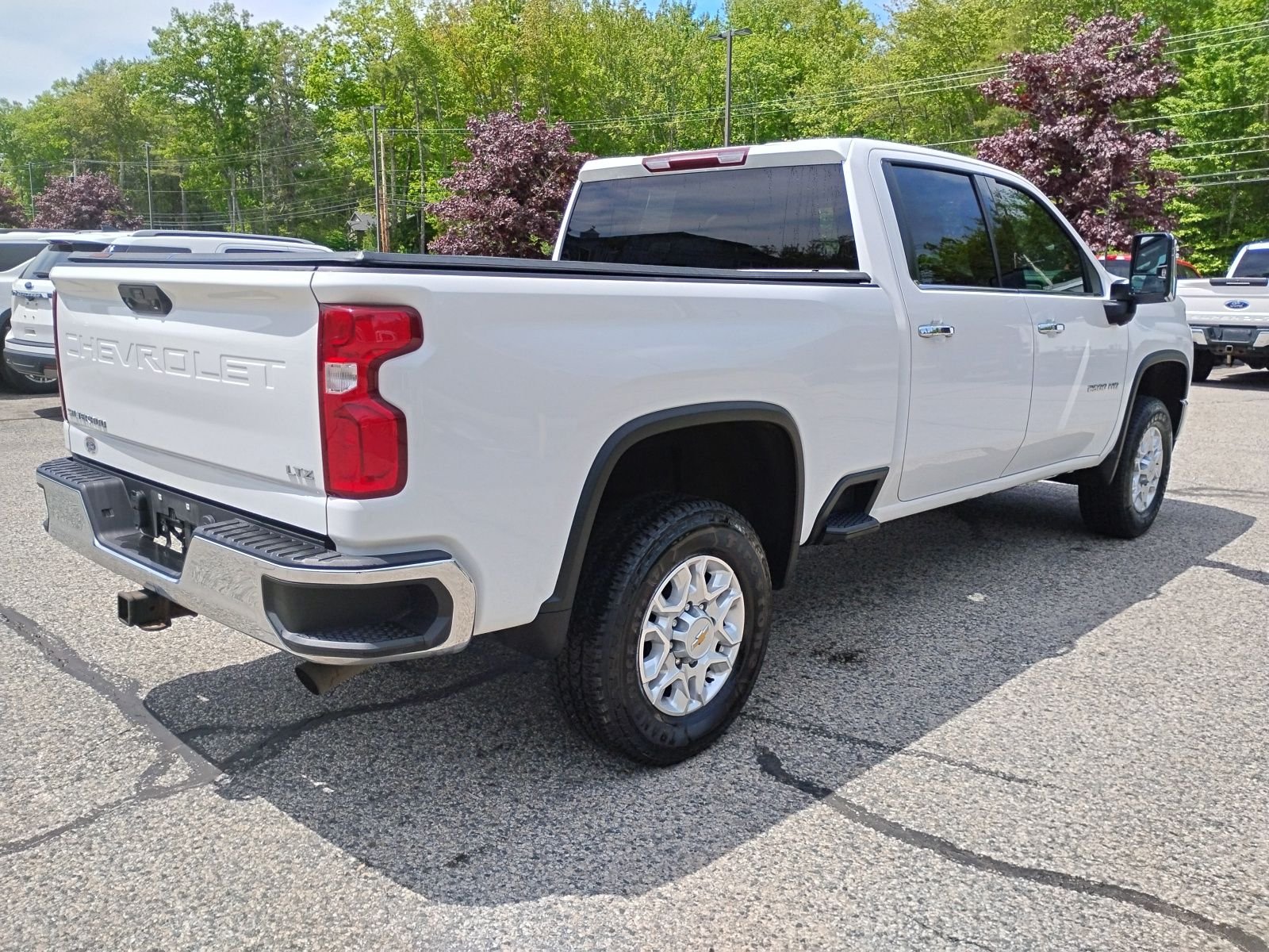 Used 2022 White Chevrolet LTZ image 7