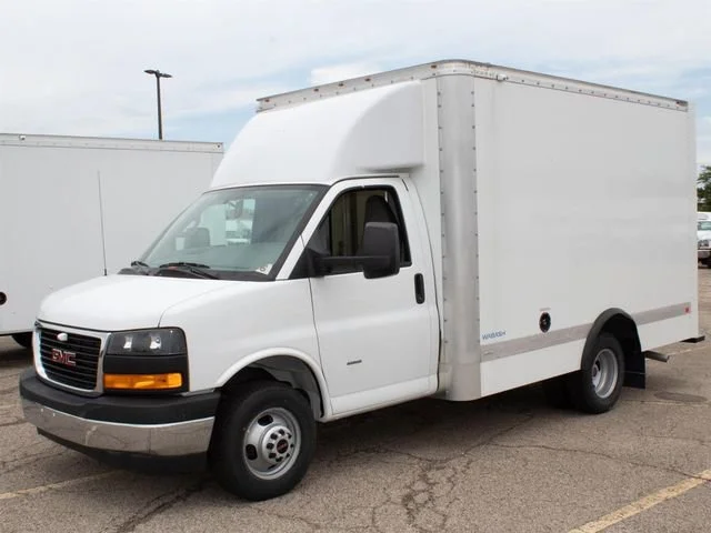 2025 GMC Savana Cutaway 3500 1WT